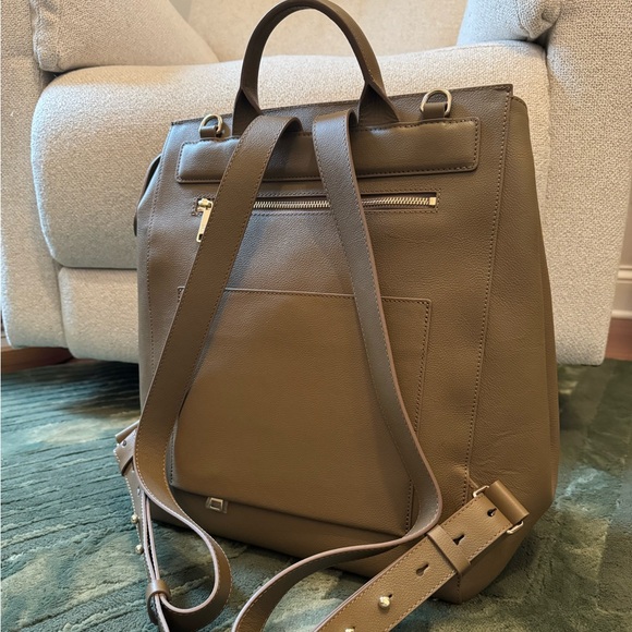 Mina Baie Harper Full leather backpack diaper bag in Teddy - Picture 2 of 4